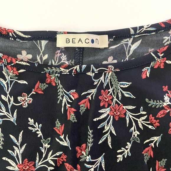 Beacon Stitch Fix Ramsy Cold shoulder Knit Top size Large - Picture 4 of 6